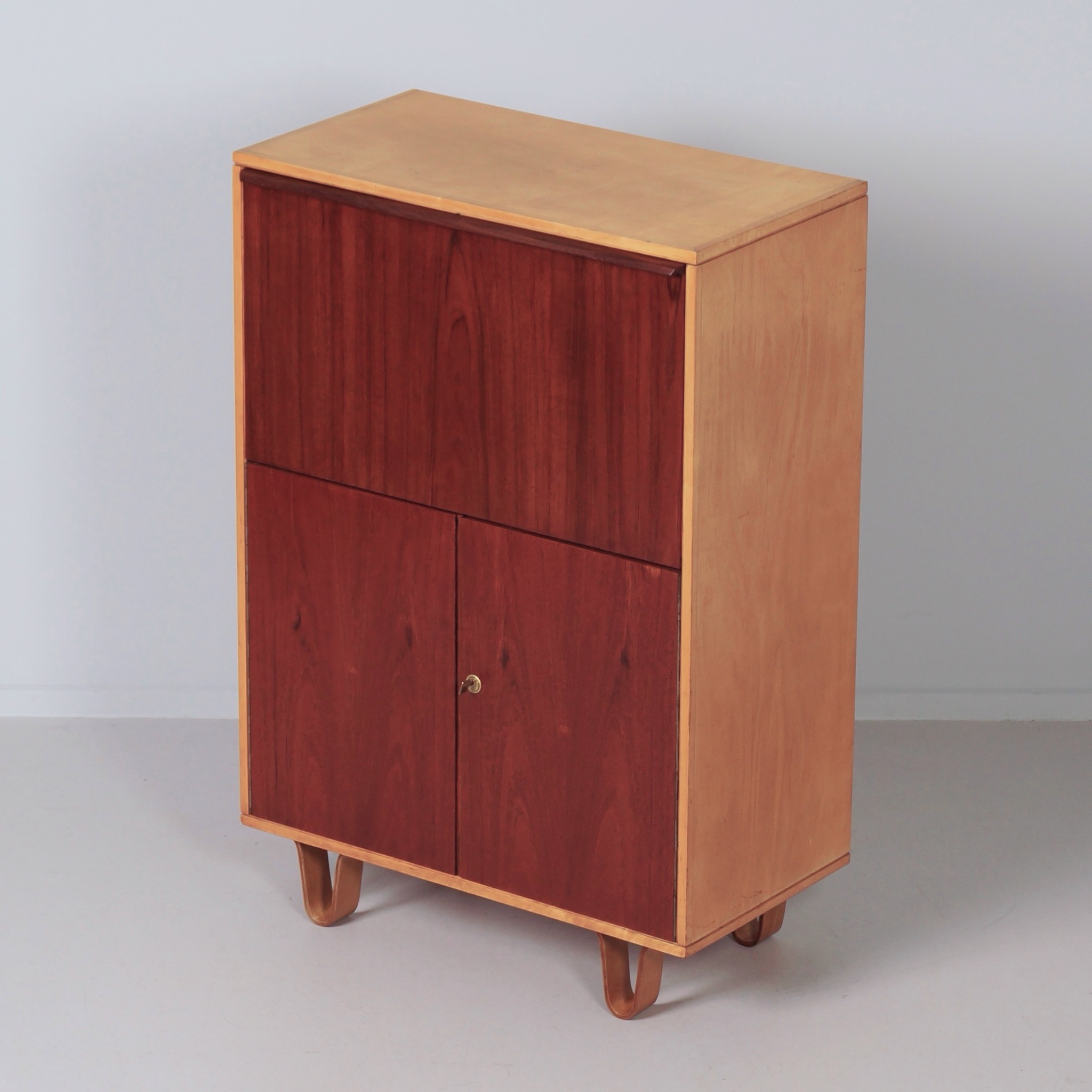 Secretaire kast CB37 van Cees Braakman voor Pastoe, 1957 uit de Berkenserie in berken en teak
