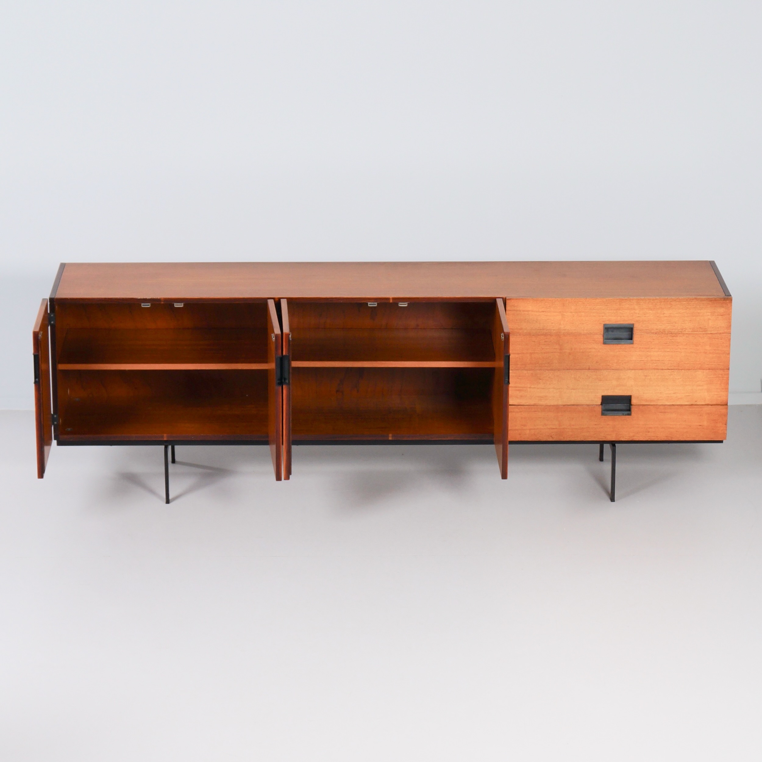 DU03 dressoir van Cees Braakman voor Pastoe, Japanse serie, jaren 60 in teak