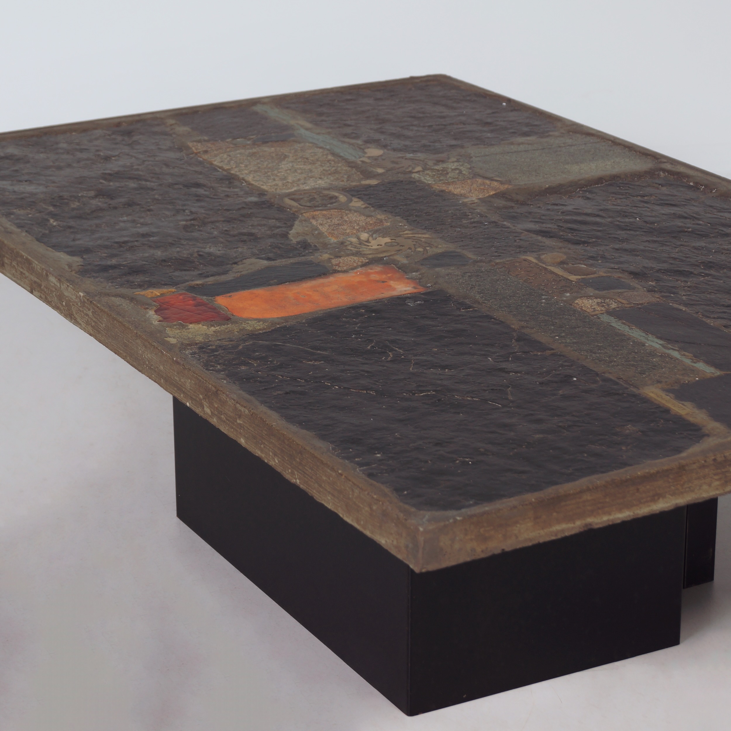 Rechthoekige salontafel van Paul Kingma, 1973 met messing en rood glas