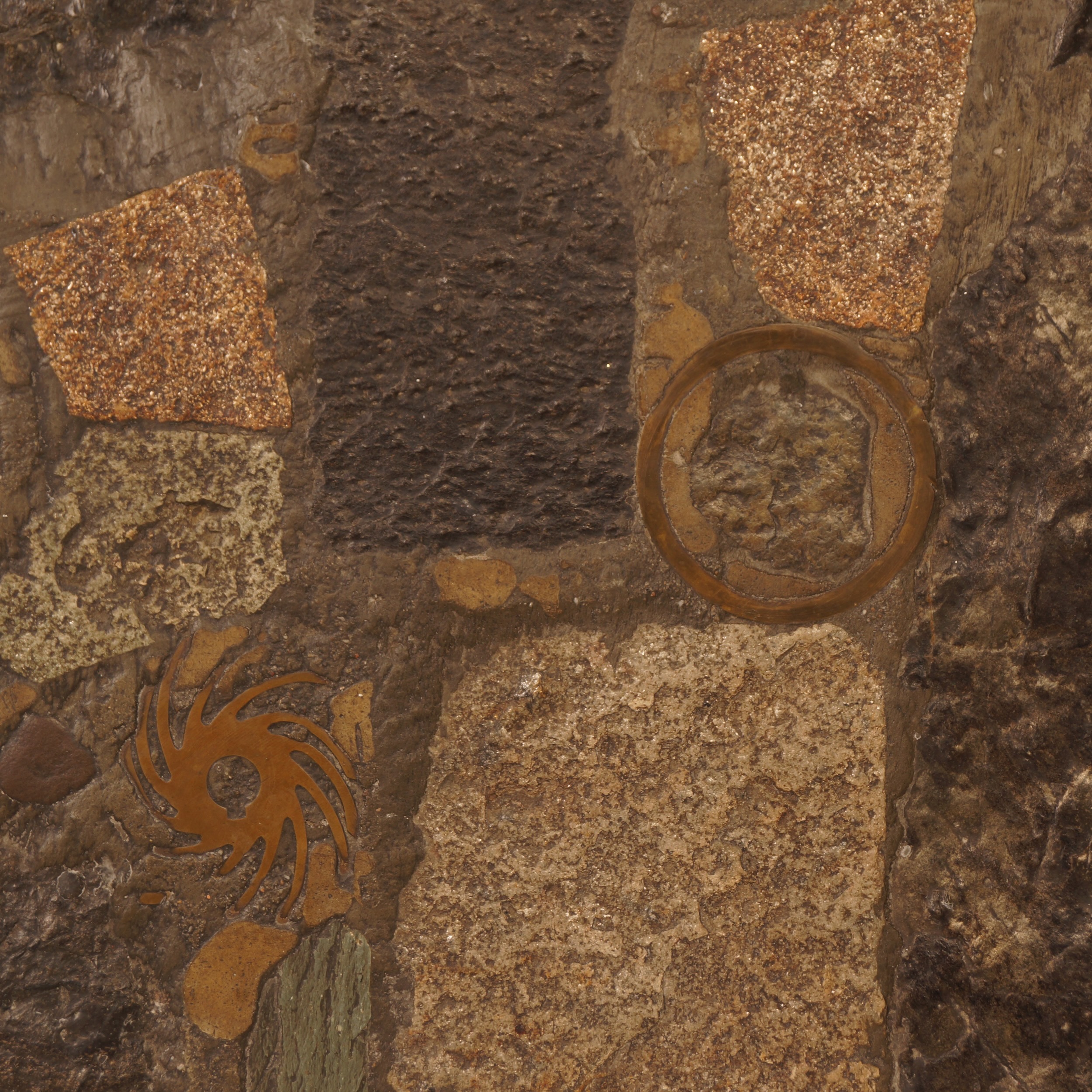 Rechthoekige salontafel van Paul Kingma, 1973 met messing en rood glas