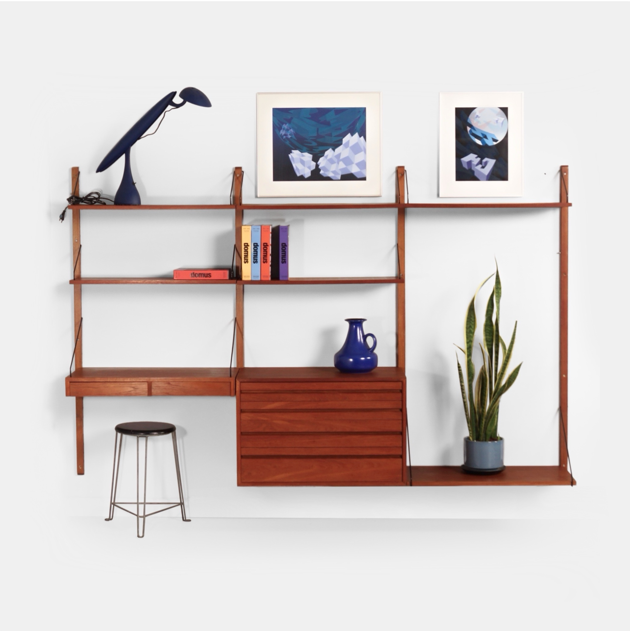 Royal System wandsysteem van Poul Cadovius voor Cado, jaren 60 met bureau, ladekast en planken