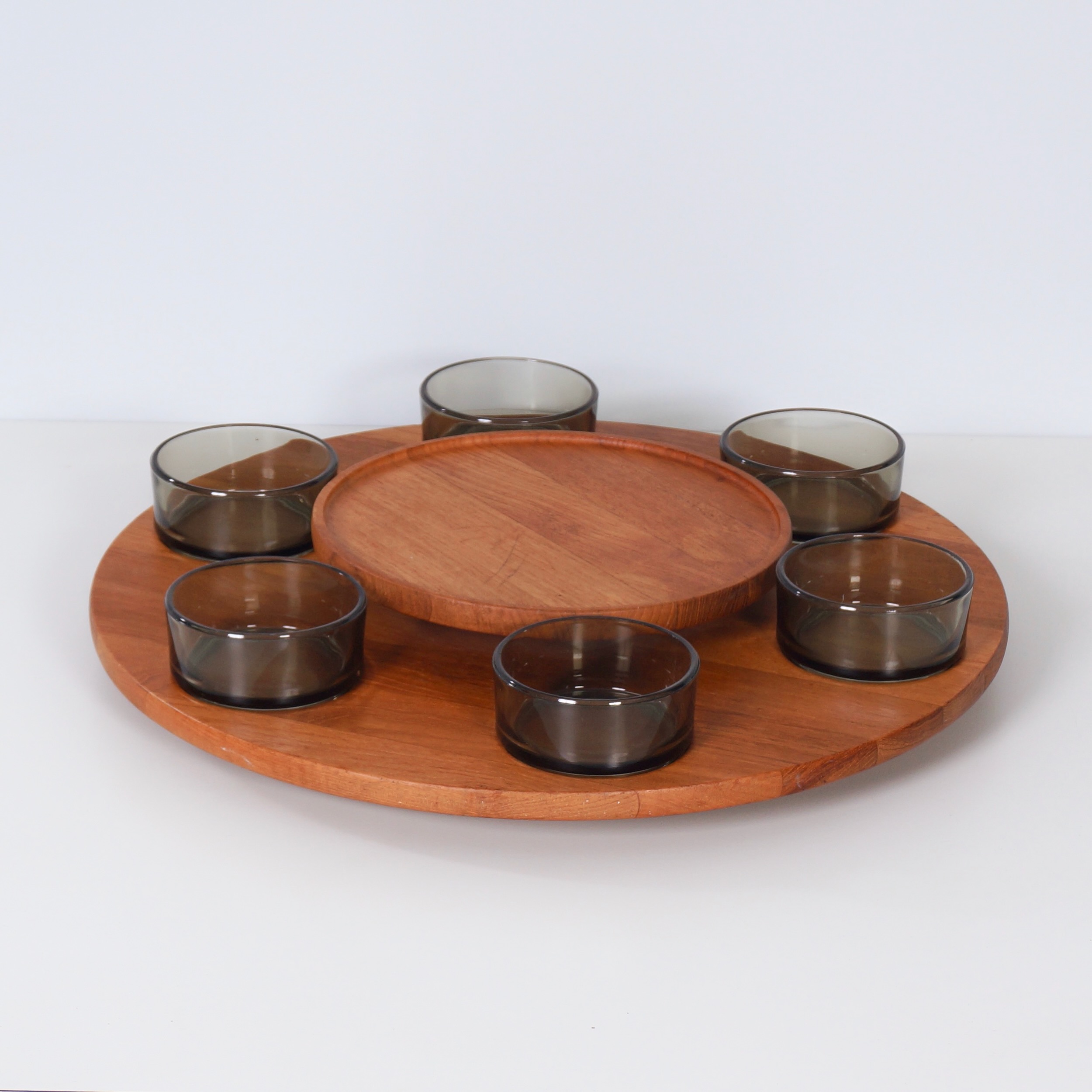 Lazy Susan Snack Dienblad met 6 Schaaltjes, Denemarken, jaren 60 – Ø 49 cm Groot