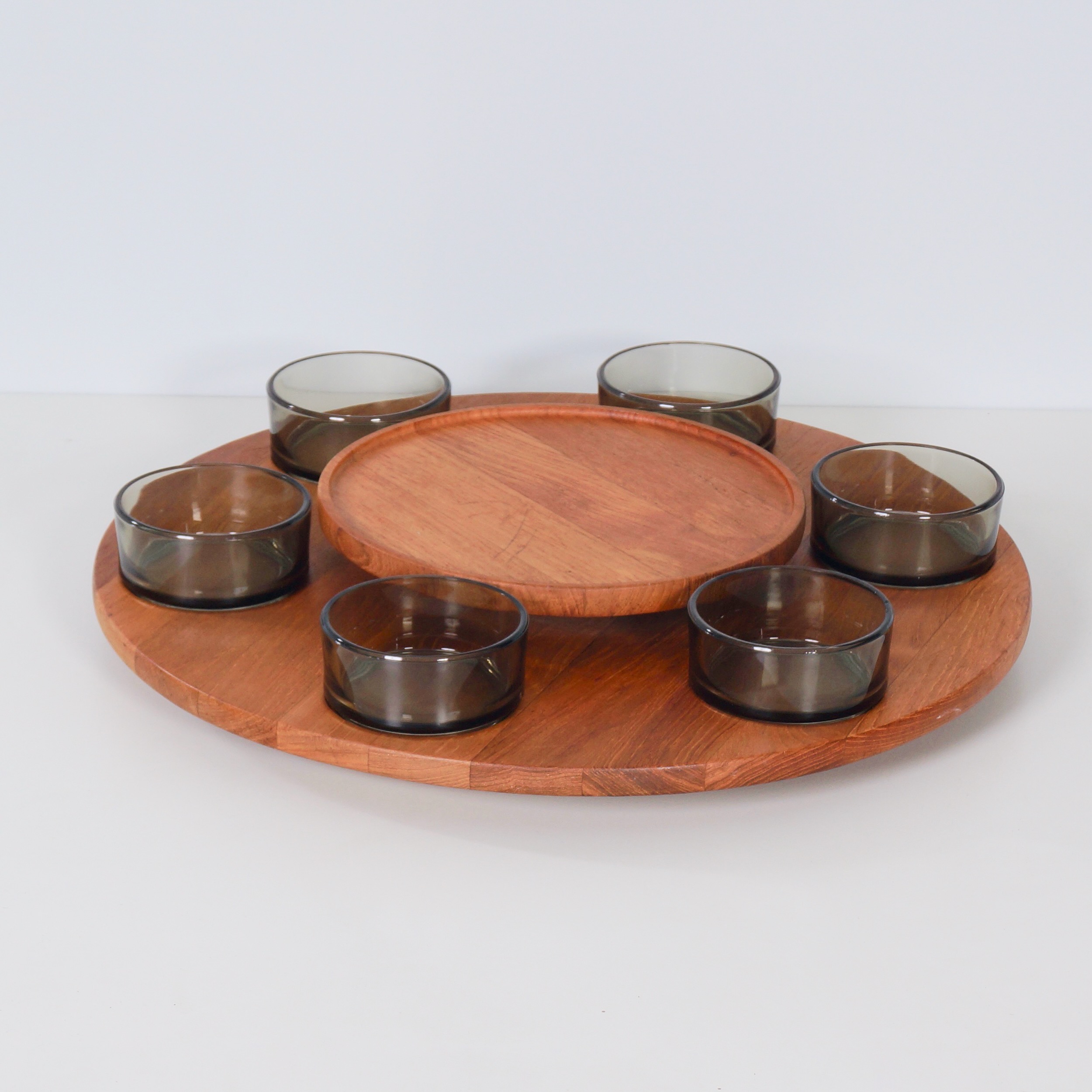 Lazy Susan Snack Dienblad met 6 Schaaltjes, Denemarken, jaren 60 – Ø 49 cm Groot