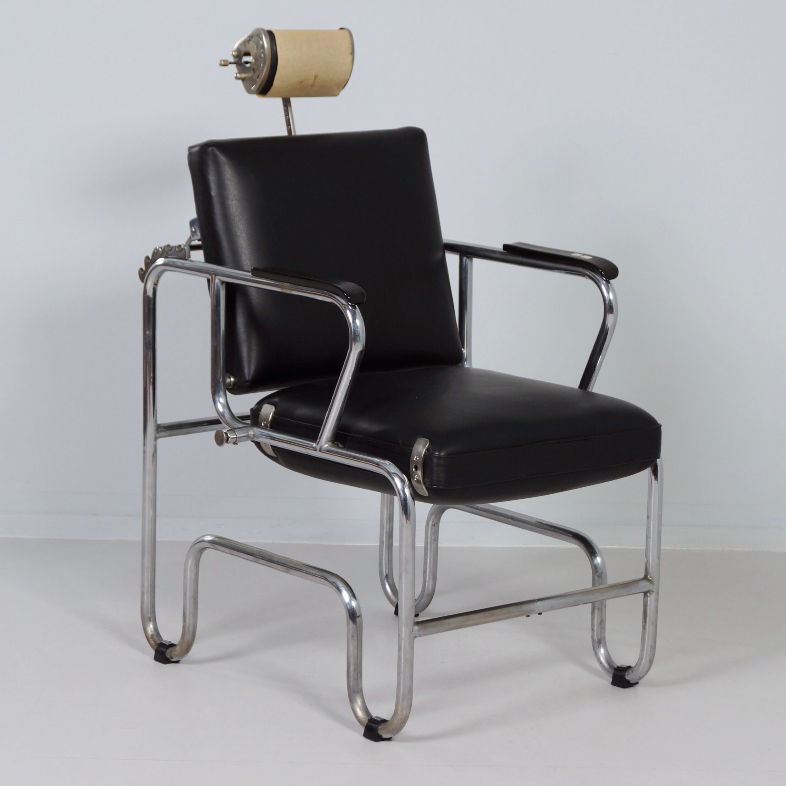 Bauhaus Kapperstoel van F.L. Vollemans & Zonen uit Rotterdam, ca. 1930, verstelbaar model