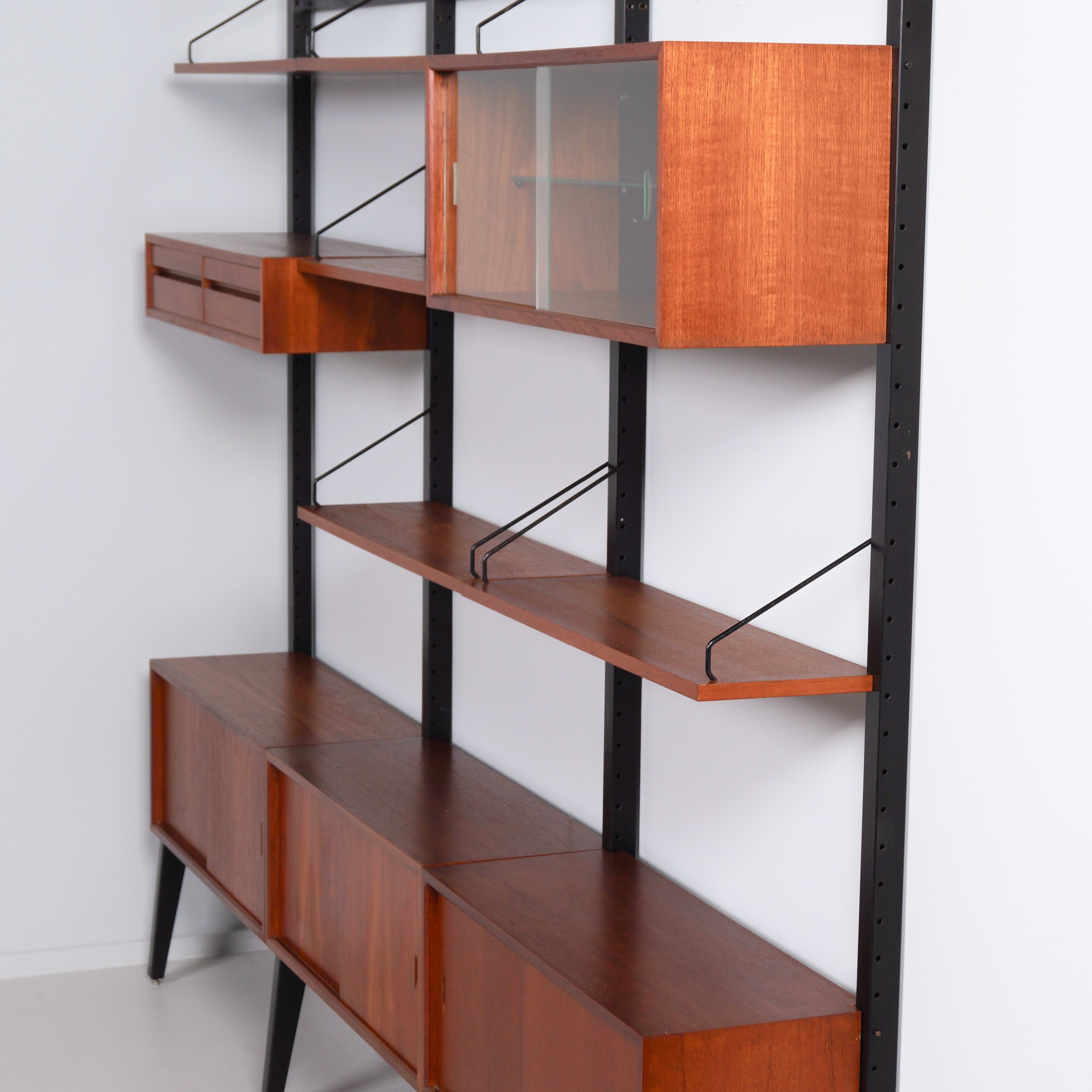 Vrijstaand Royal System van Poul Cadovius voor Cado, Denemarken, 1960s