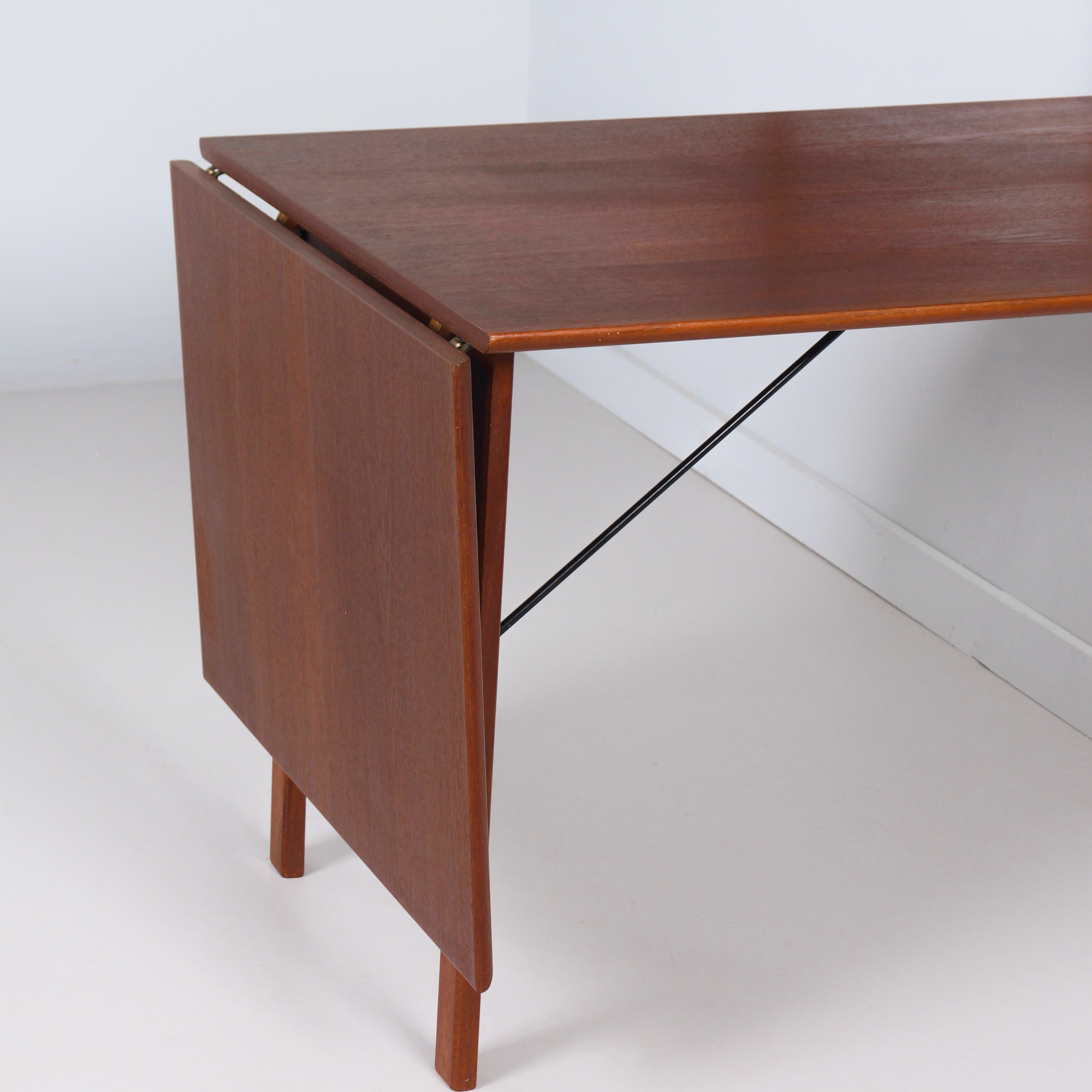 Royal System bureau van Poul Cadovius voor Cado, 1960s – Teak, uitklapbaar