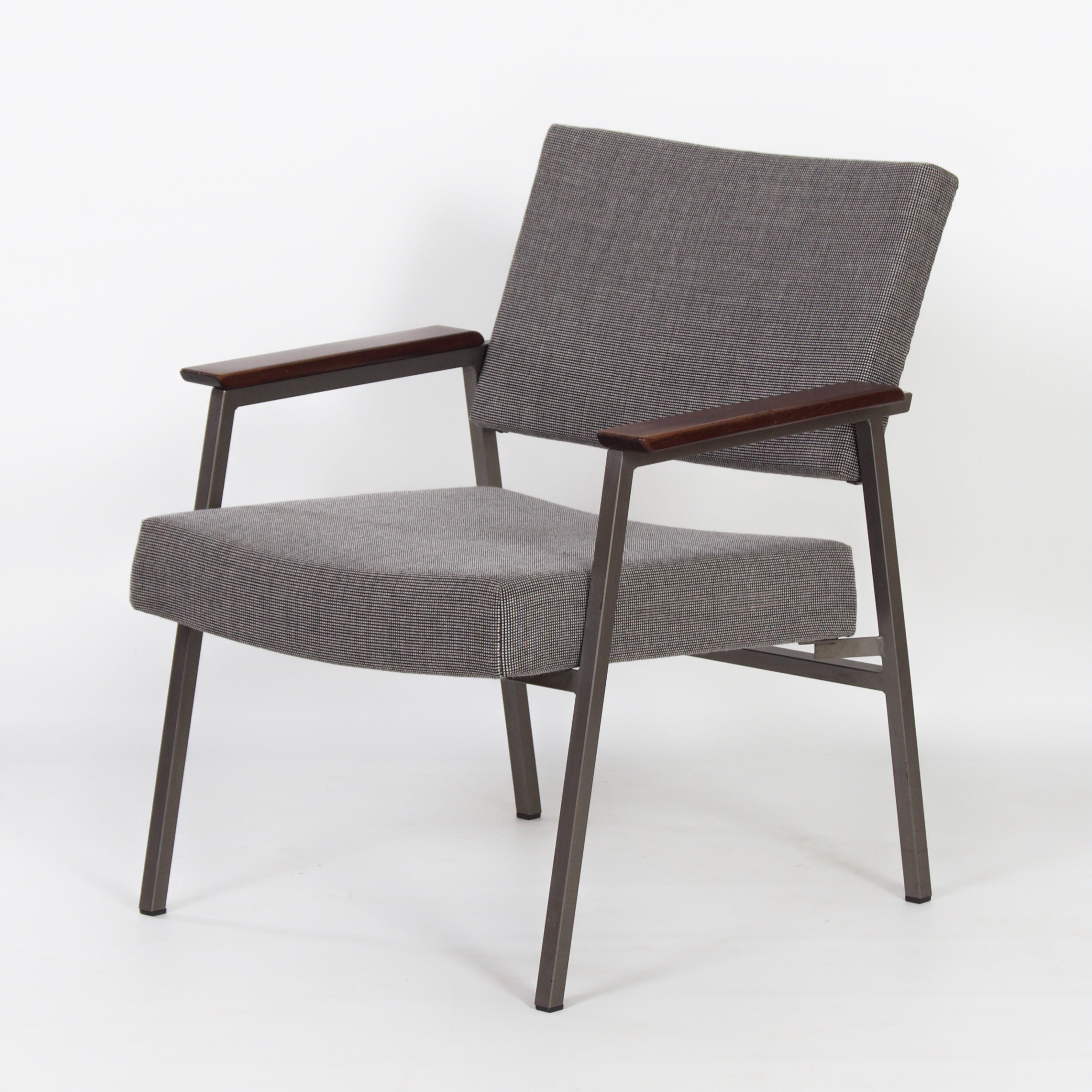 Vintage Fauteuil met Teakhouten Armleggers van Avanti, jaren 60, opnieuw gestoffeerd