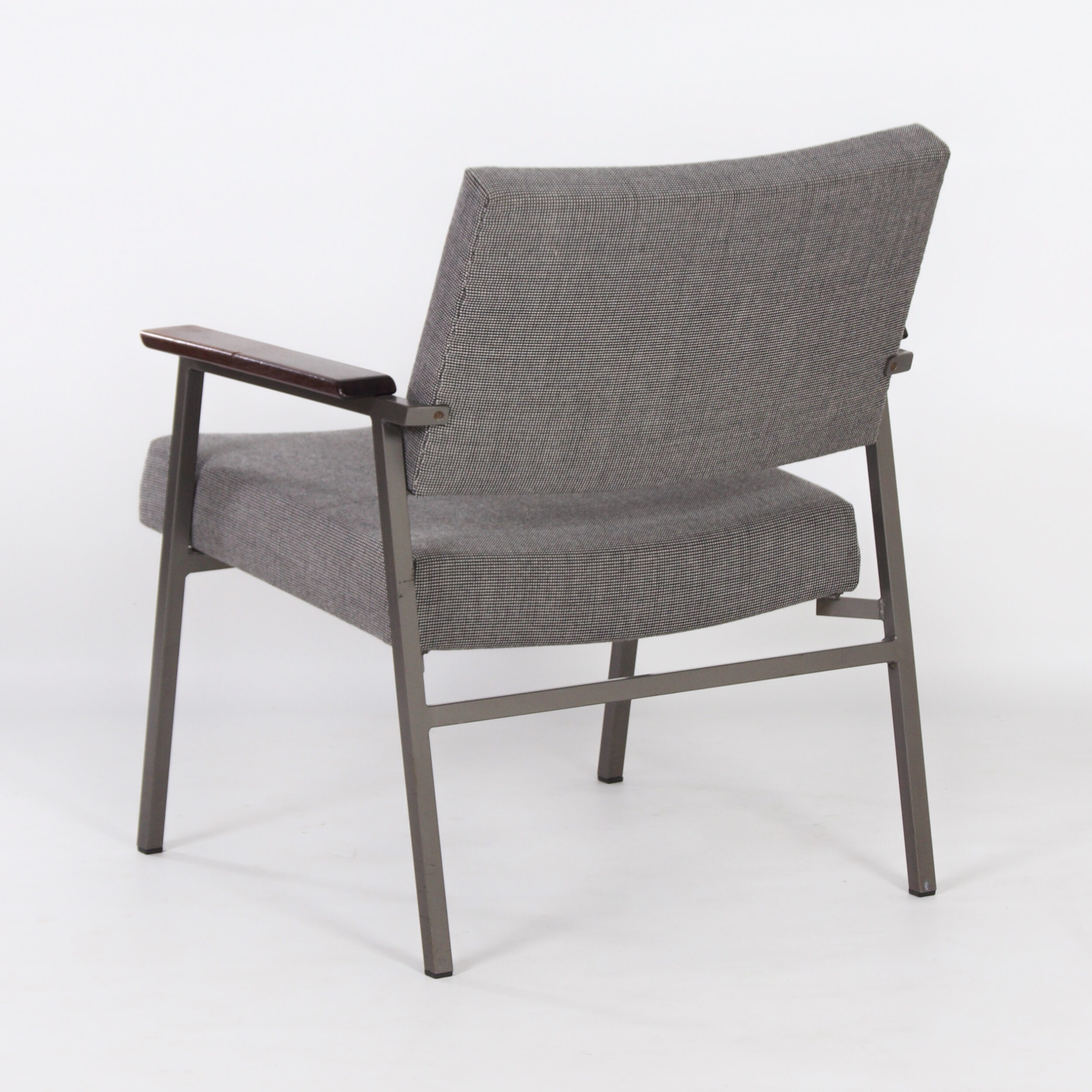 Vintage Fauteuil met Teakhouten Armleggers van Avanti, jaren 60, opnieuw gestoffeerd