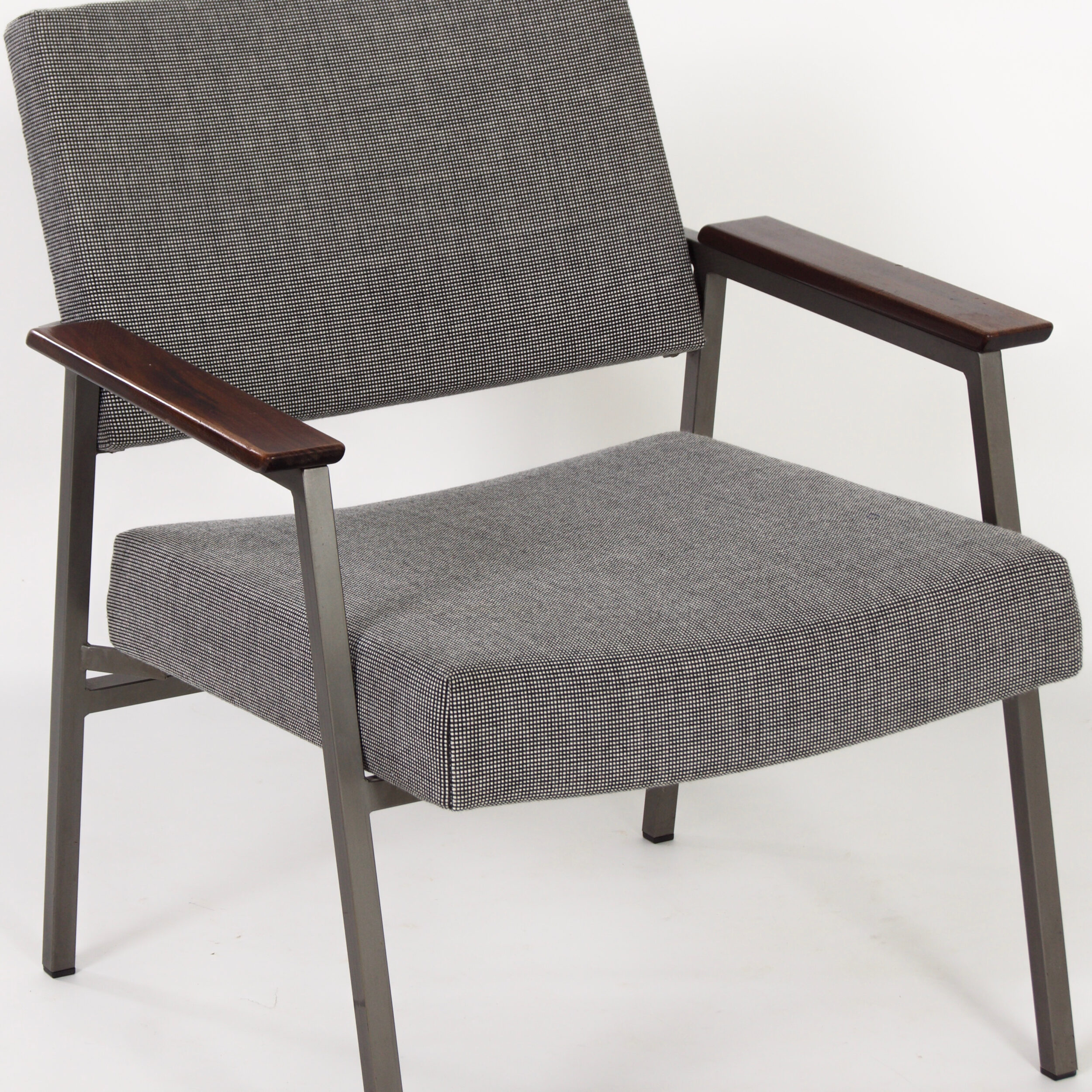 Vintage Fauteuil met Teakhouten Armleggers van Avanti, jaren 60, opnieuw gestoffeerd
