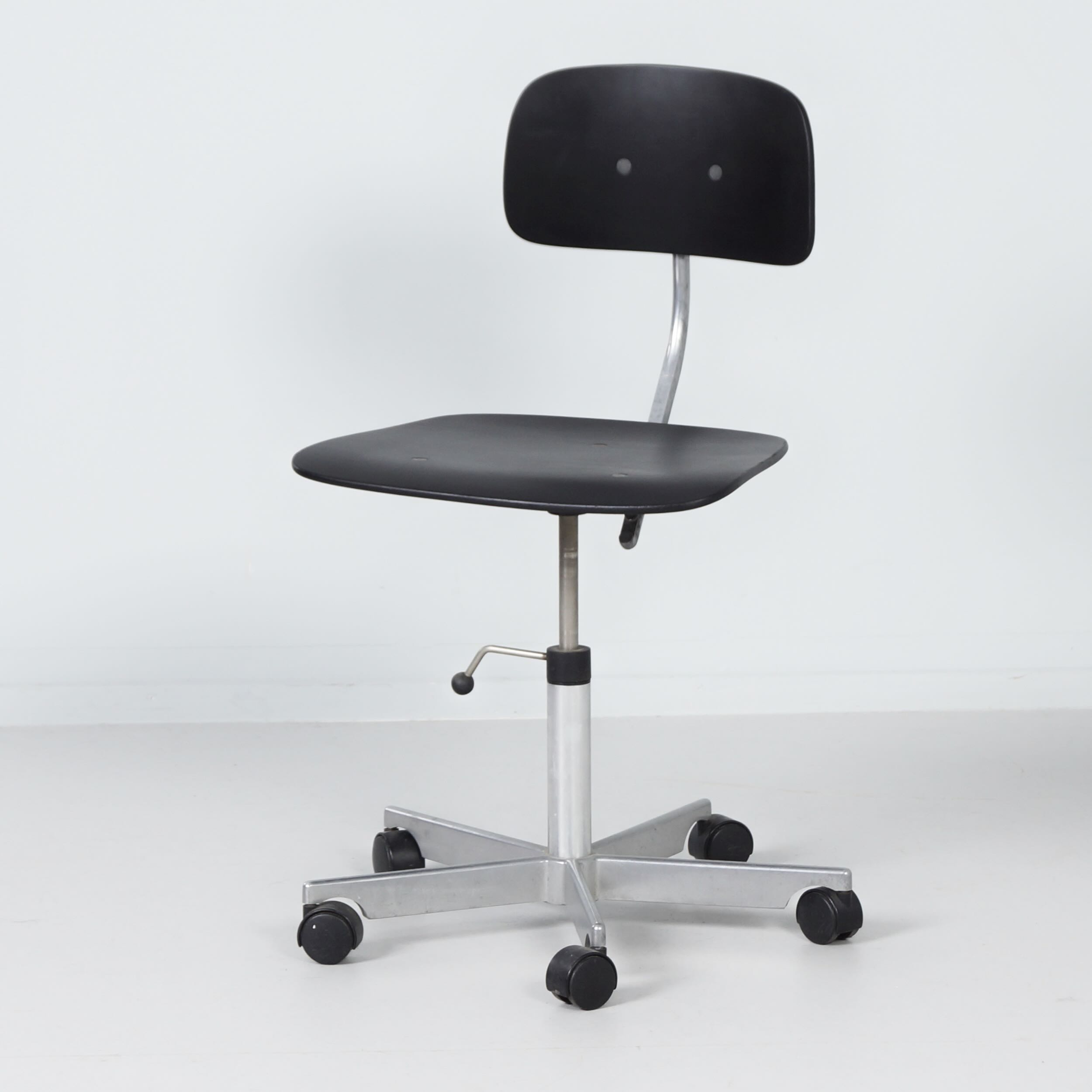 Kevi bureaustoelen van Jørgen Rasmussen voor KEVI A·S, set van 4, 1970s – Verstelbaar