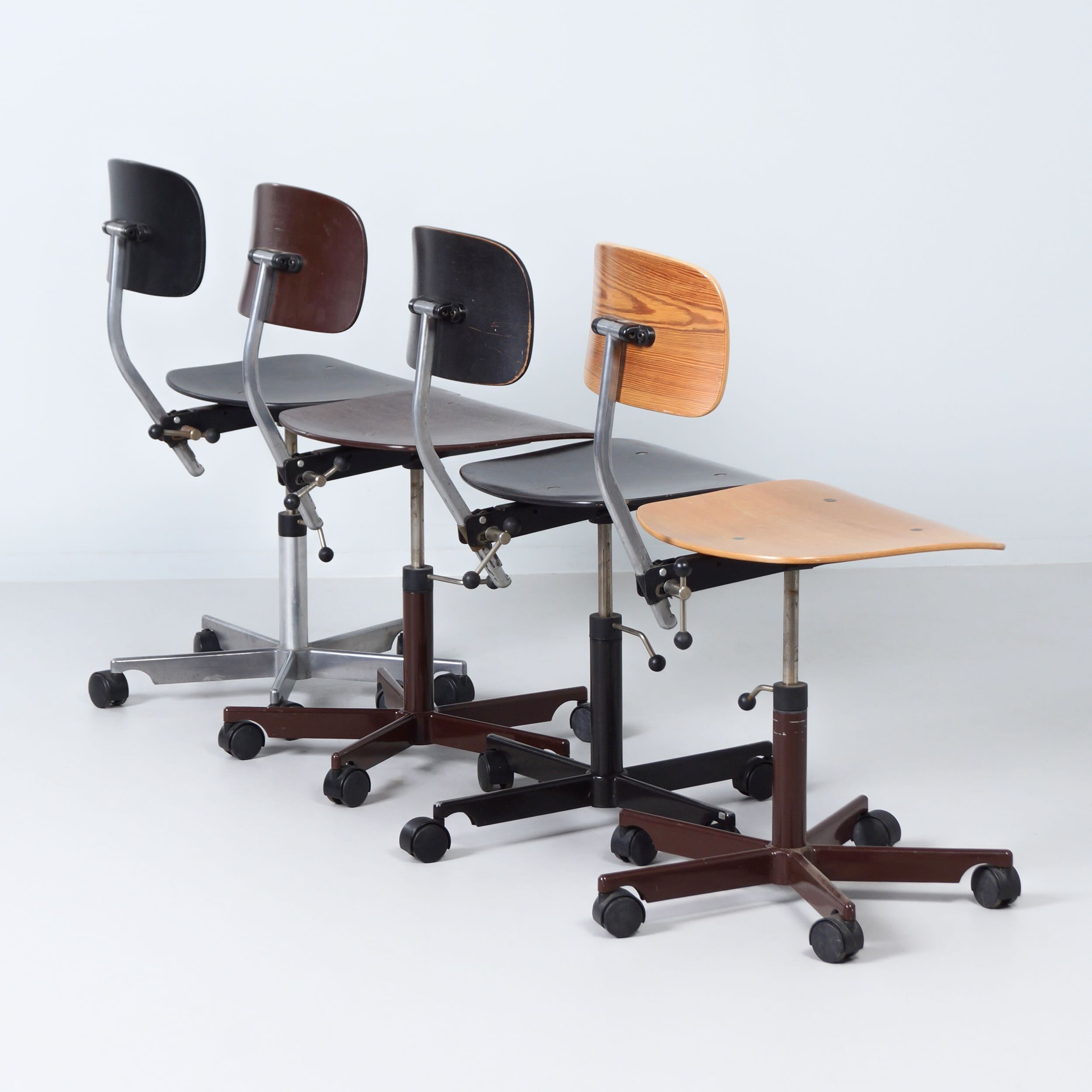 Kevi bureaustoelen van Jørgen Rasmussen voor KEVI A·S, set van 4, 1970s – Verstelbaar