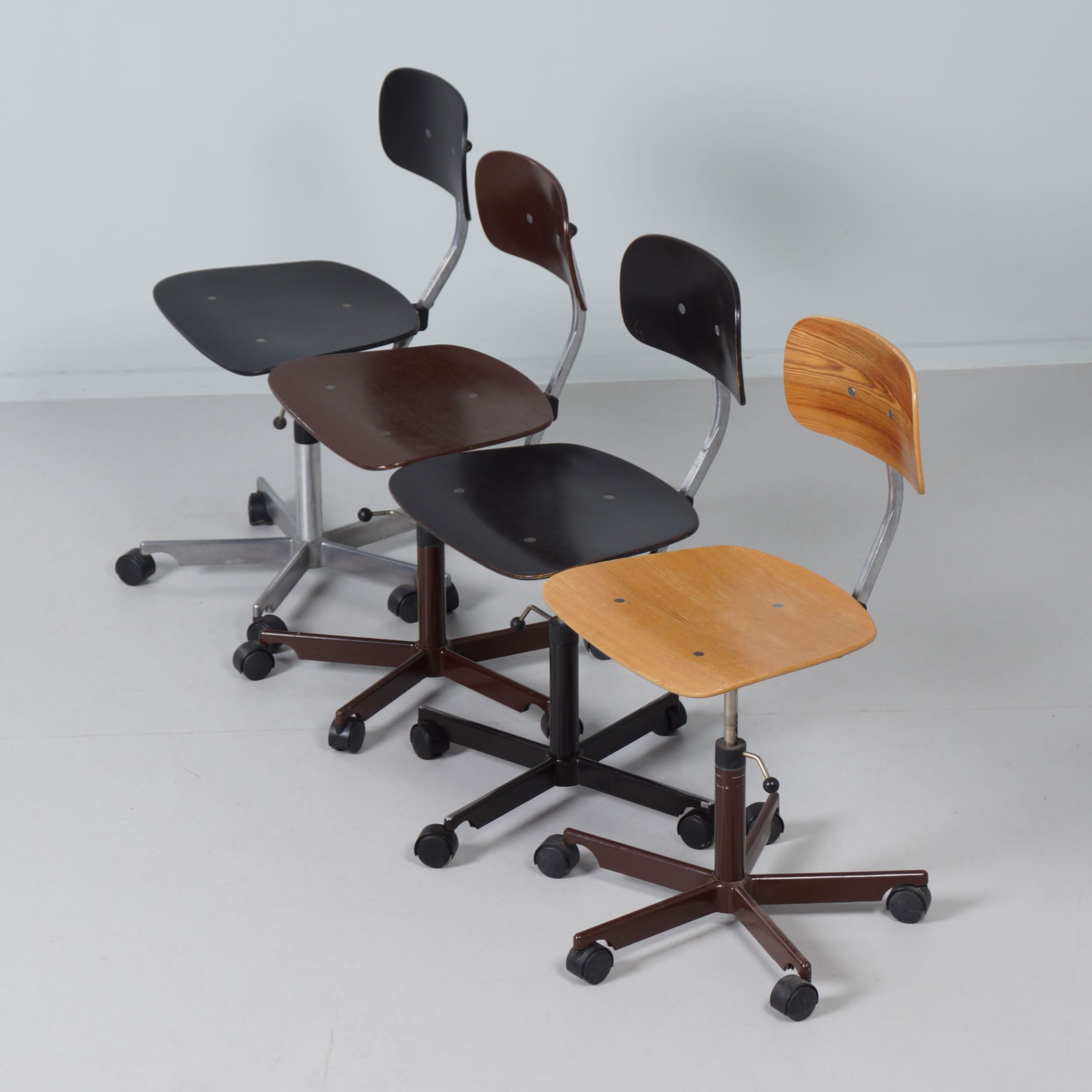 Kevi bureaustoelen van Jørgen Rasmussen voor KEVI A·S, set van 4, 1970s – Verstelbaar