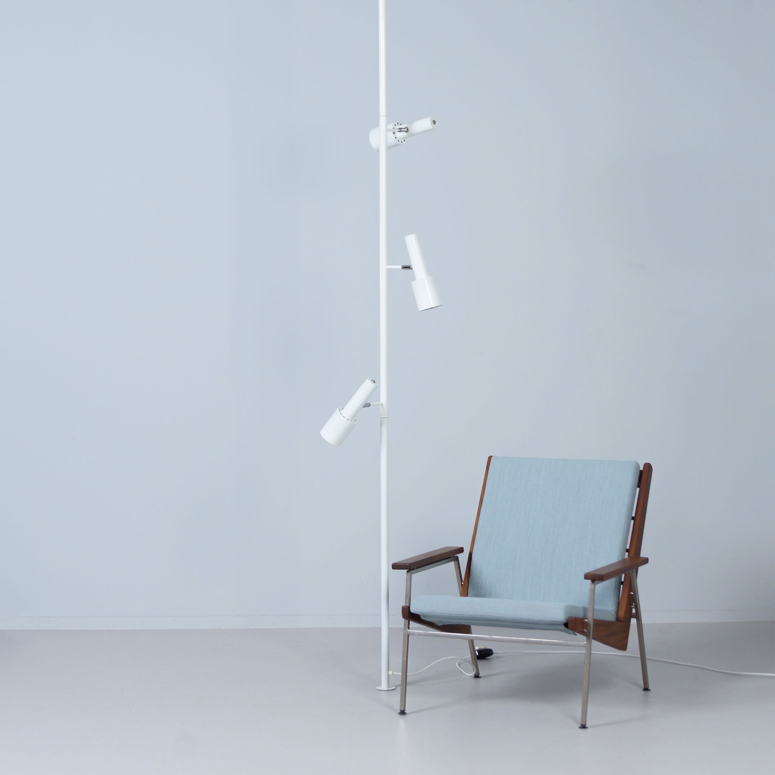 Witte telescopische vloer-tot-plafondlamp model 642 van Hala, 1970s