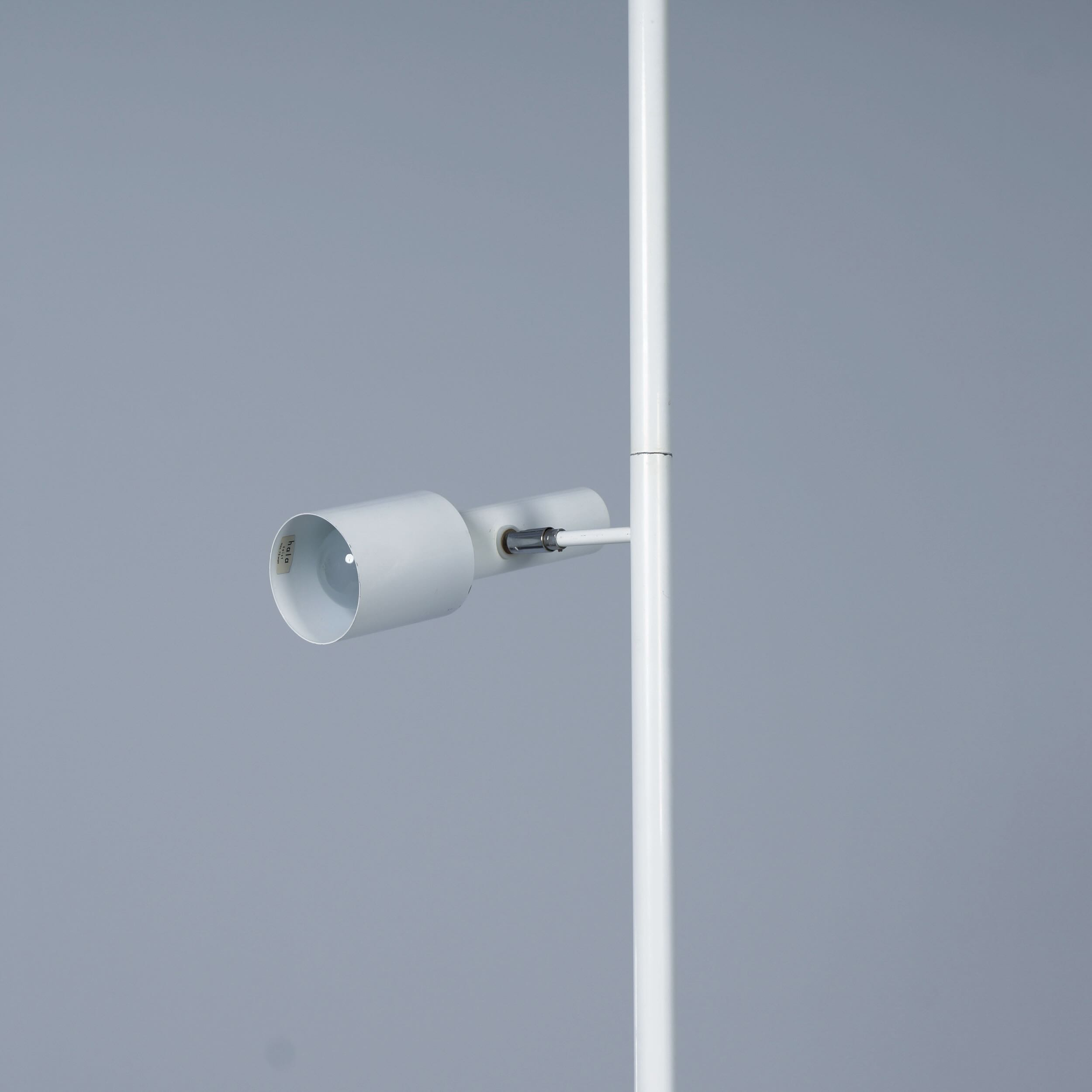 Witte telescopische vloer-tot-plafondlamp model 642 van Hala, 1970s