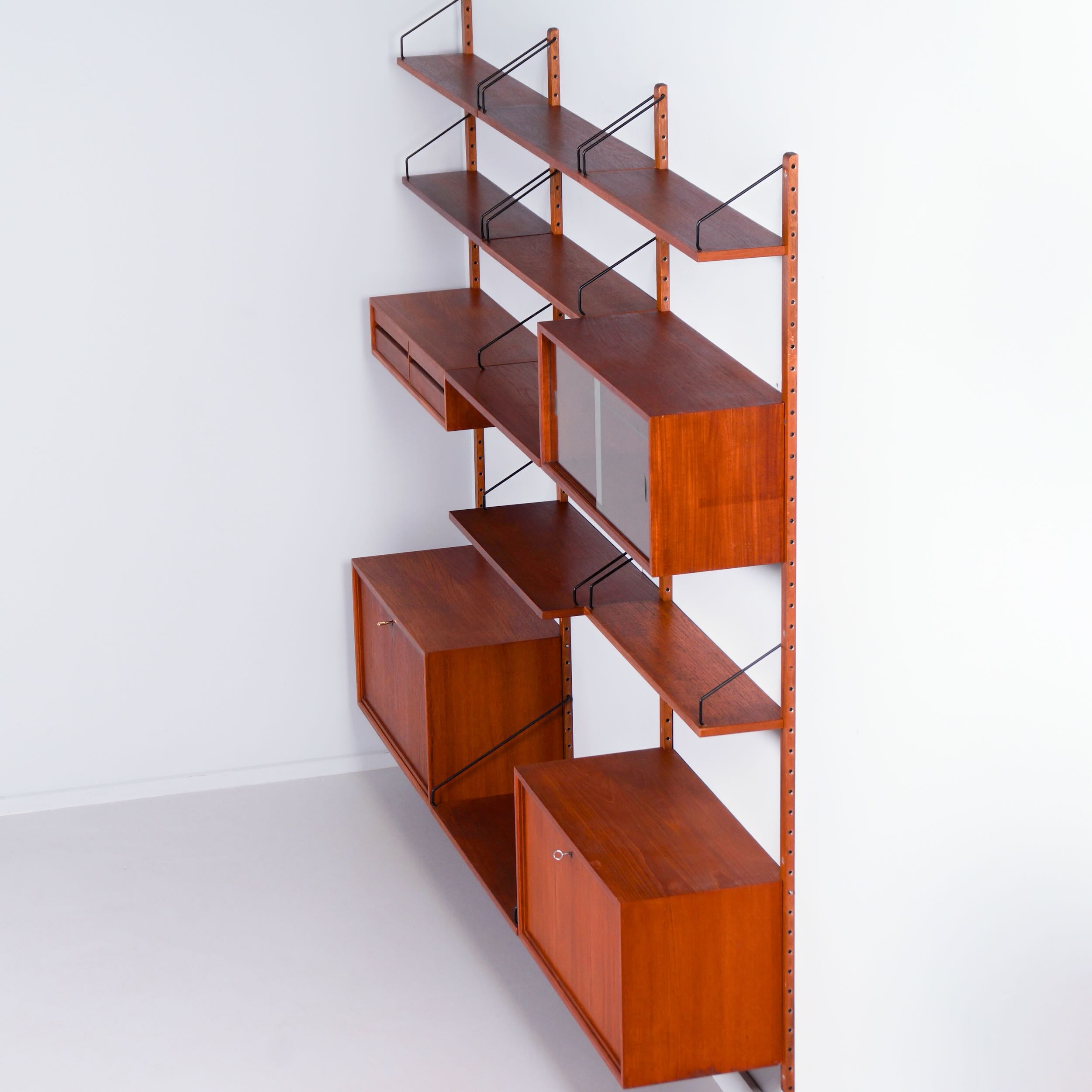 Royal Wandsysteem van Poul Cadovius voor Cado, 1960s – 17 Delig