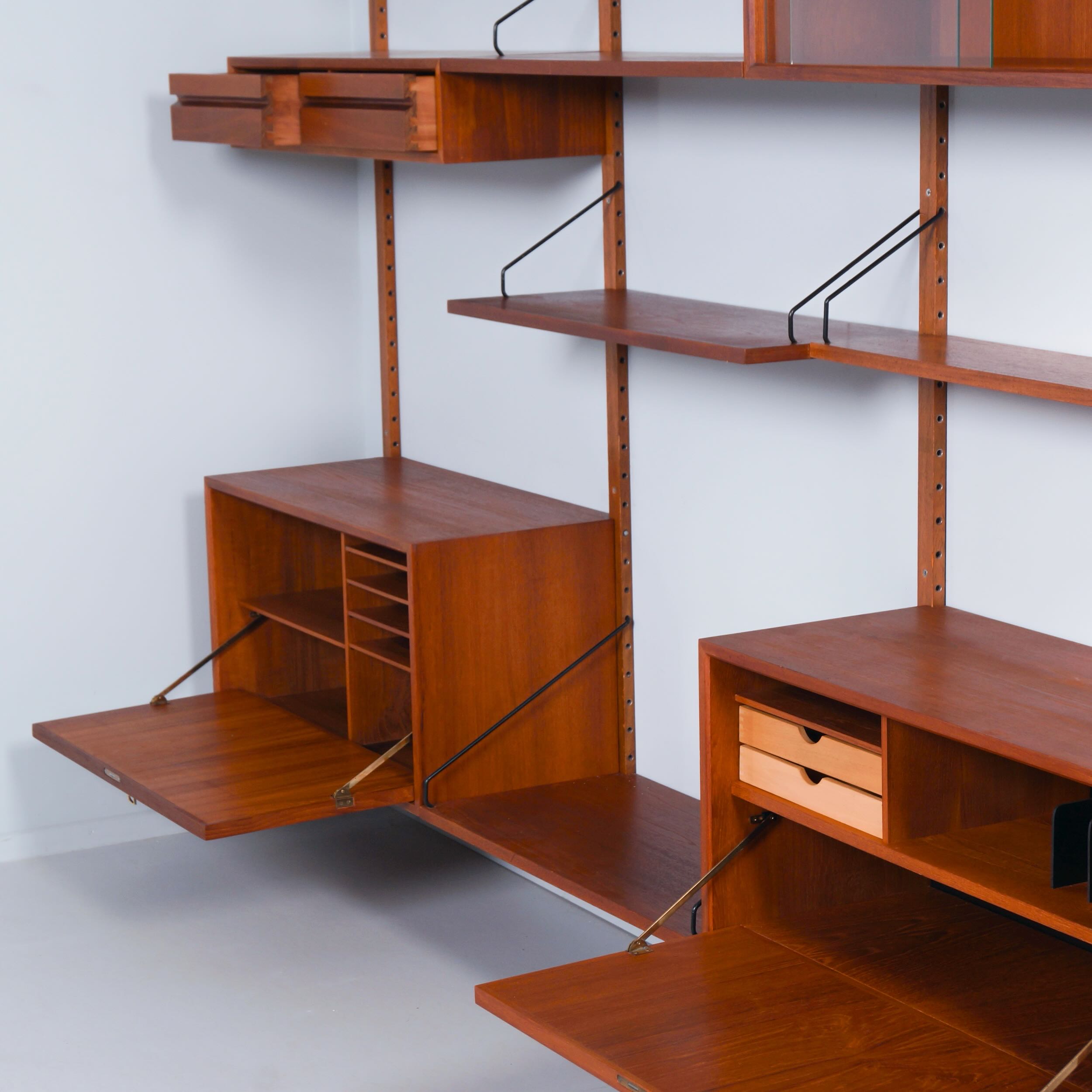 Royal Wandsysteem van Poul Cadovius voor Cado, 1960s – 17 Delig