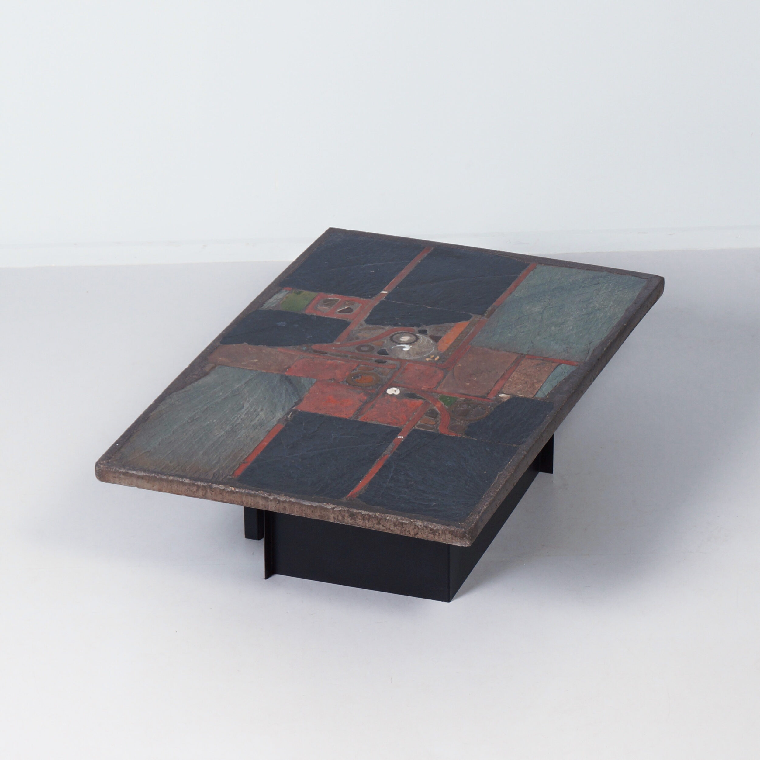 Rechthoekige brutalistische salontafel van Paul Kingma met Nautilus-schelp, 1978