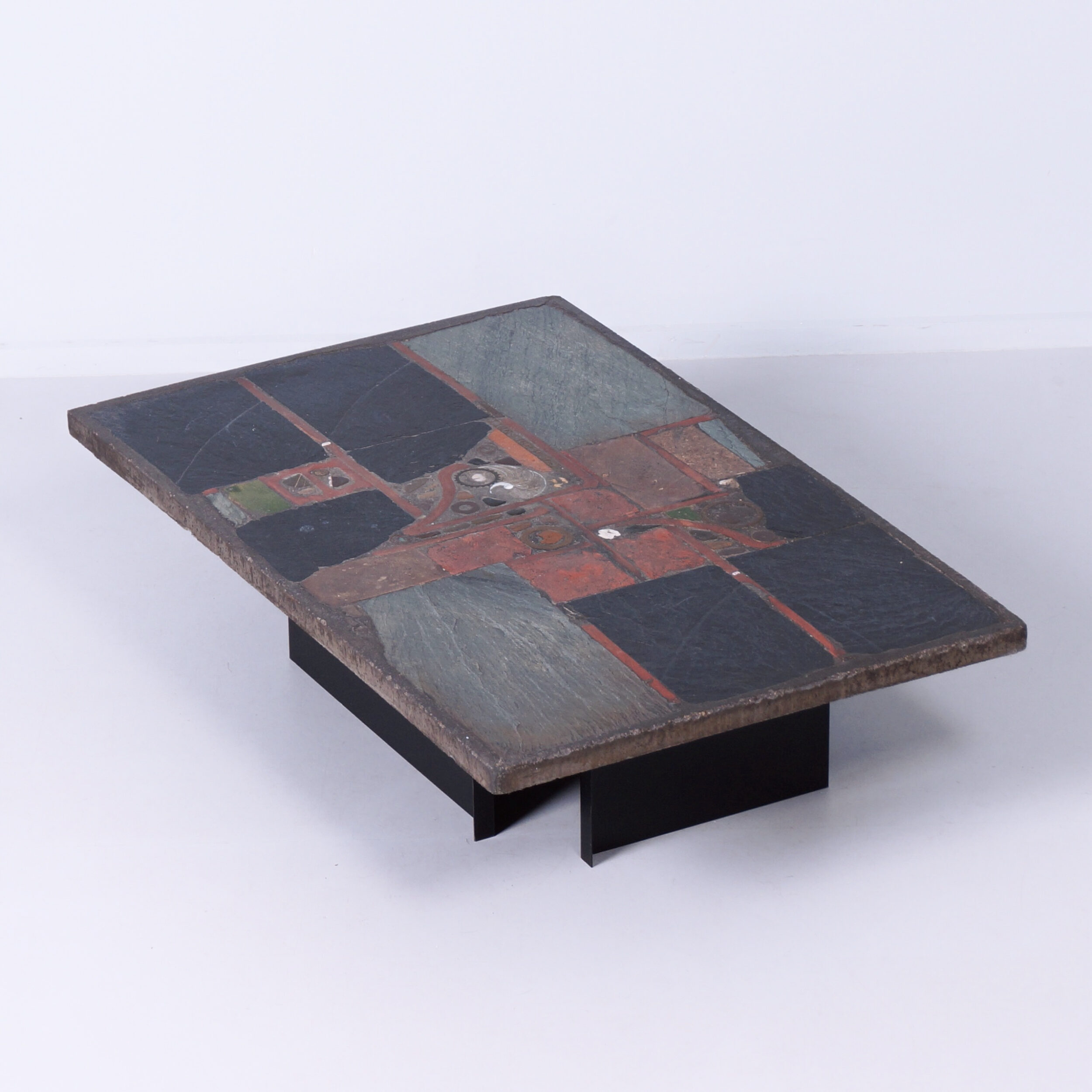 Rechthoekige brutalistische salontafel van Paul Kingma met Nautilus-schelp, 1978