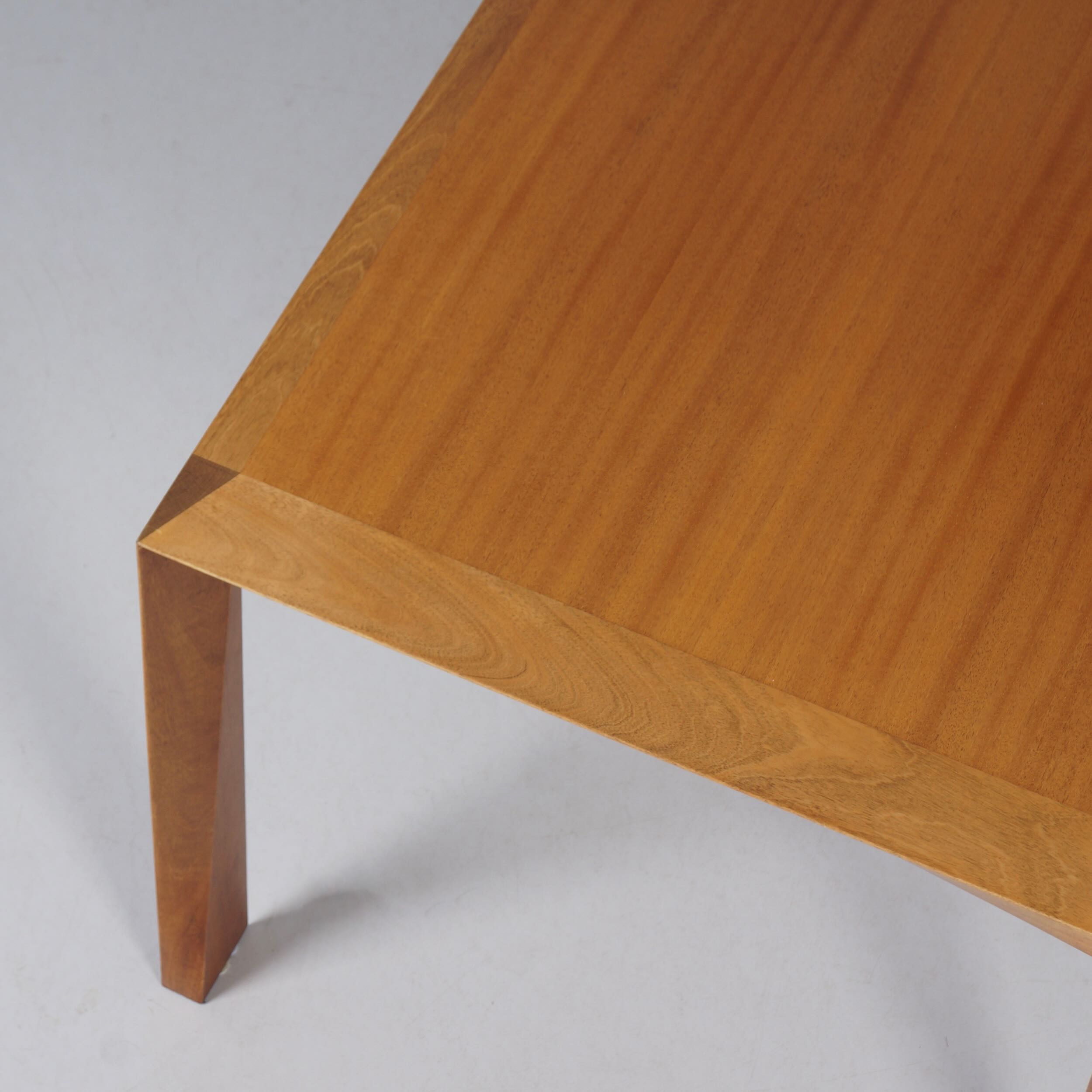 Dutch Design Eettafel van Peter Overdijk voor Frozen Fountain, Amsterdam Jaren 90.