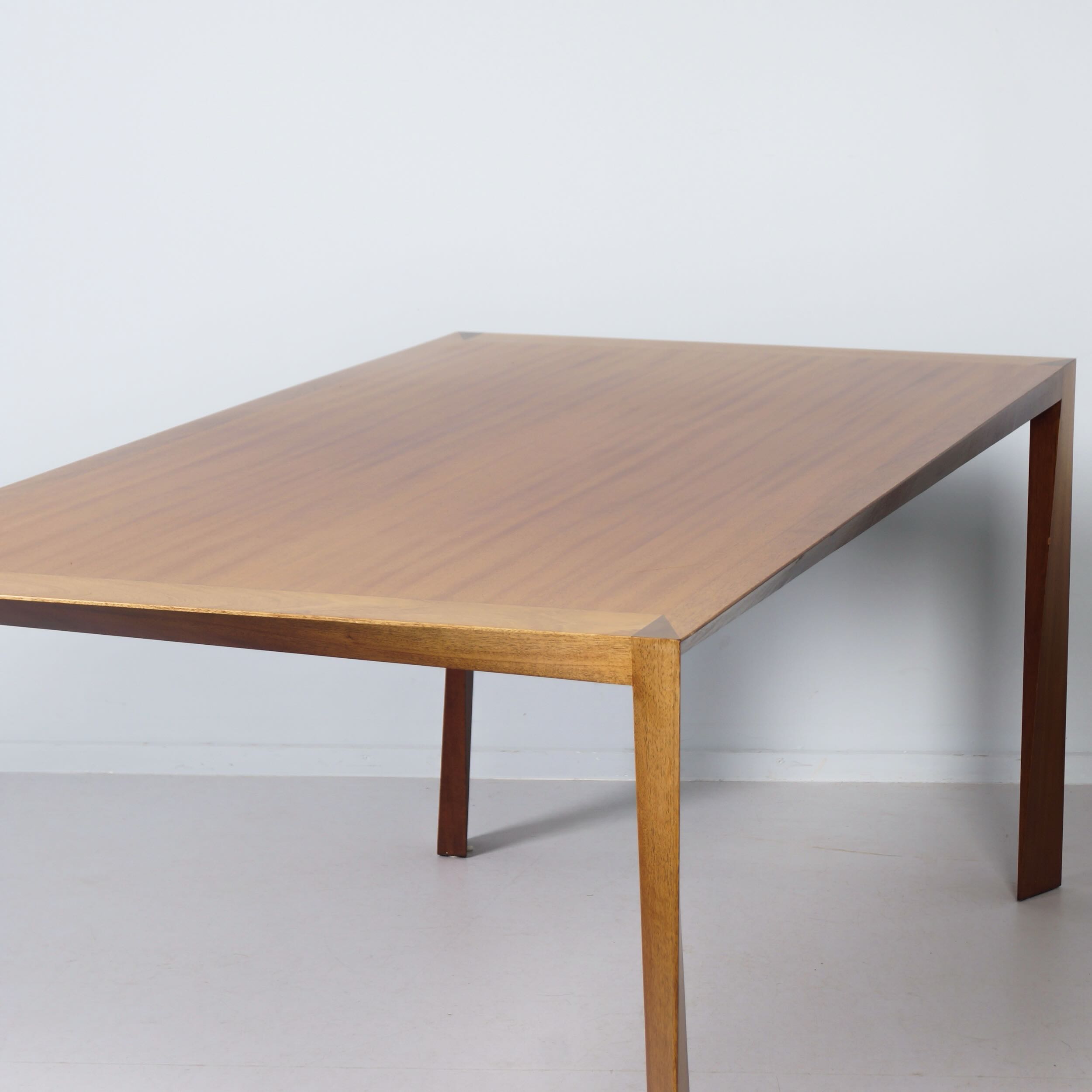 Dutch Design Eettafel van Peter Overdijk voor Frozen Fountain, Amsterdam Jaren 90.