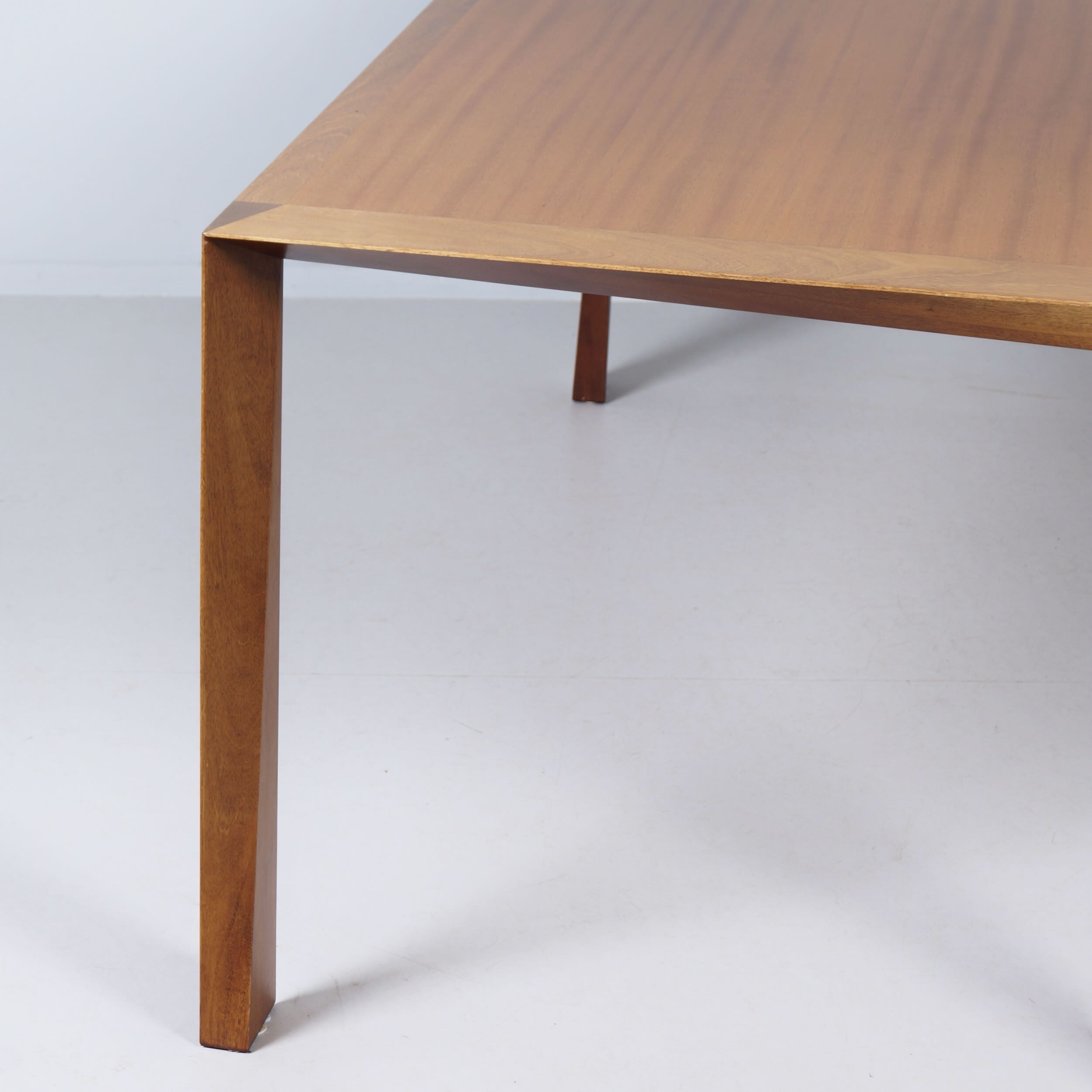 Dutch Design Eettafel van Peter Overdijk voor Frozen Fountain, Amsterdam Jaren 90.