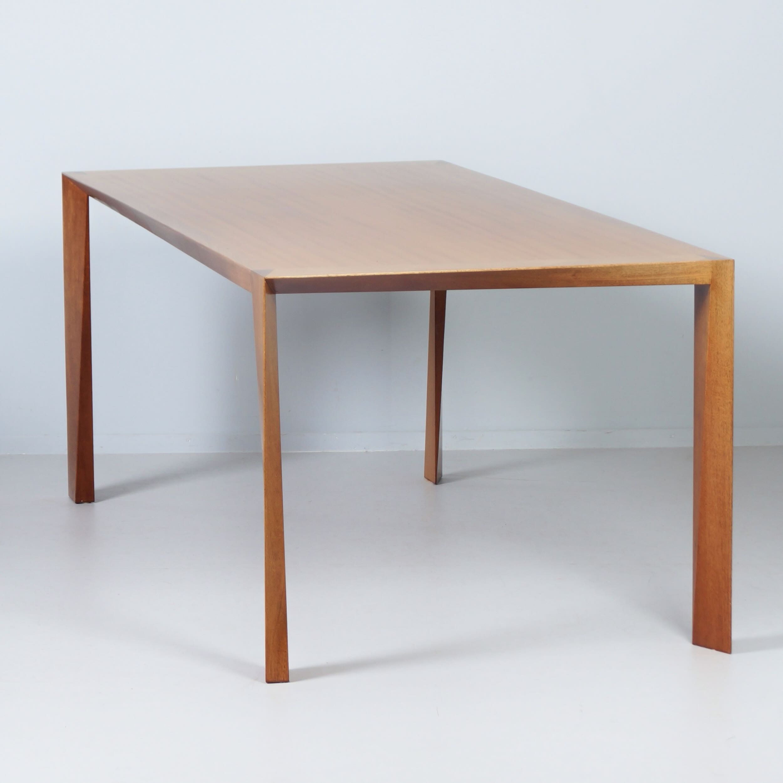 Dutch Design Eettafel van Peter Overdijk voor Frozen Fountain, Amsterdam Jaren 90.